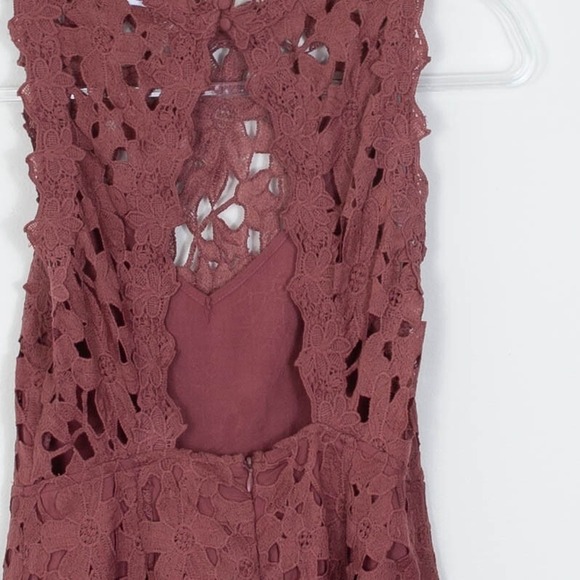 ASTR The Label Open Back High Neck Lace Sleeveless Romper Womens Size Medium - Picture 7 of 7